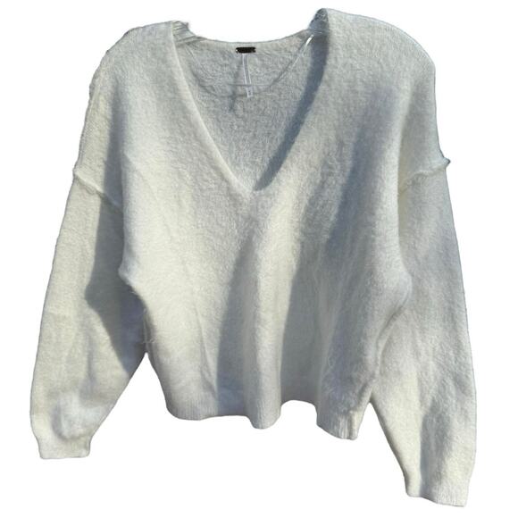 Free People Sweaters - Free People V-Neck Long Sleeve Sweater Women’s Size Medium White